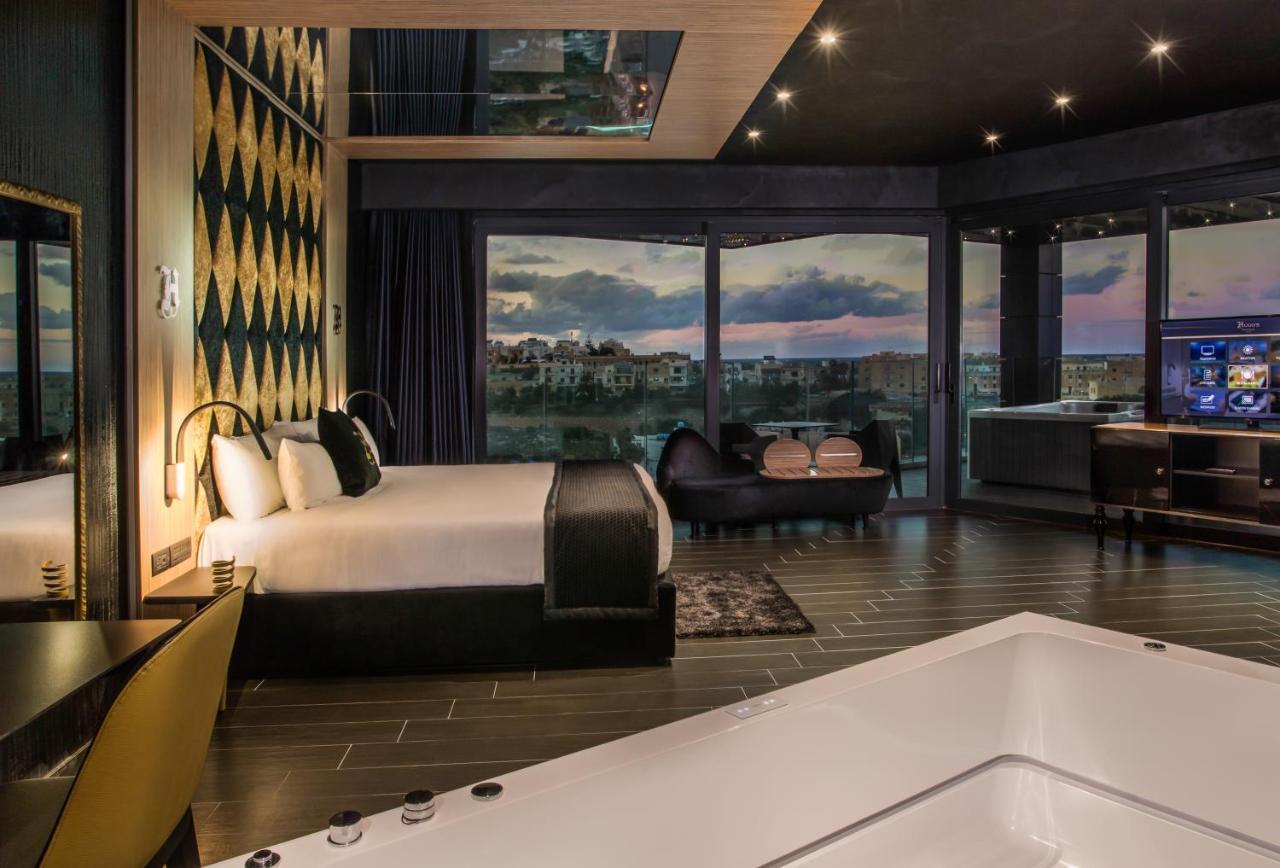 Superior Suite mit Terrasse und Whirlpool